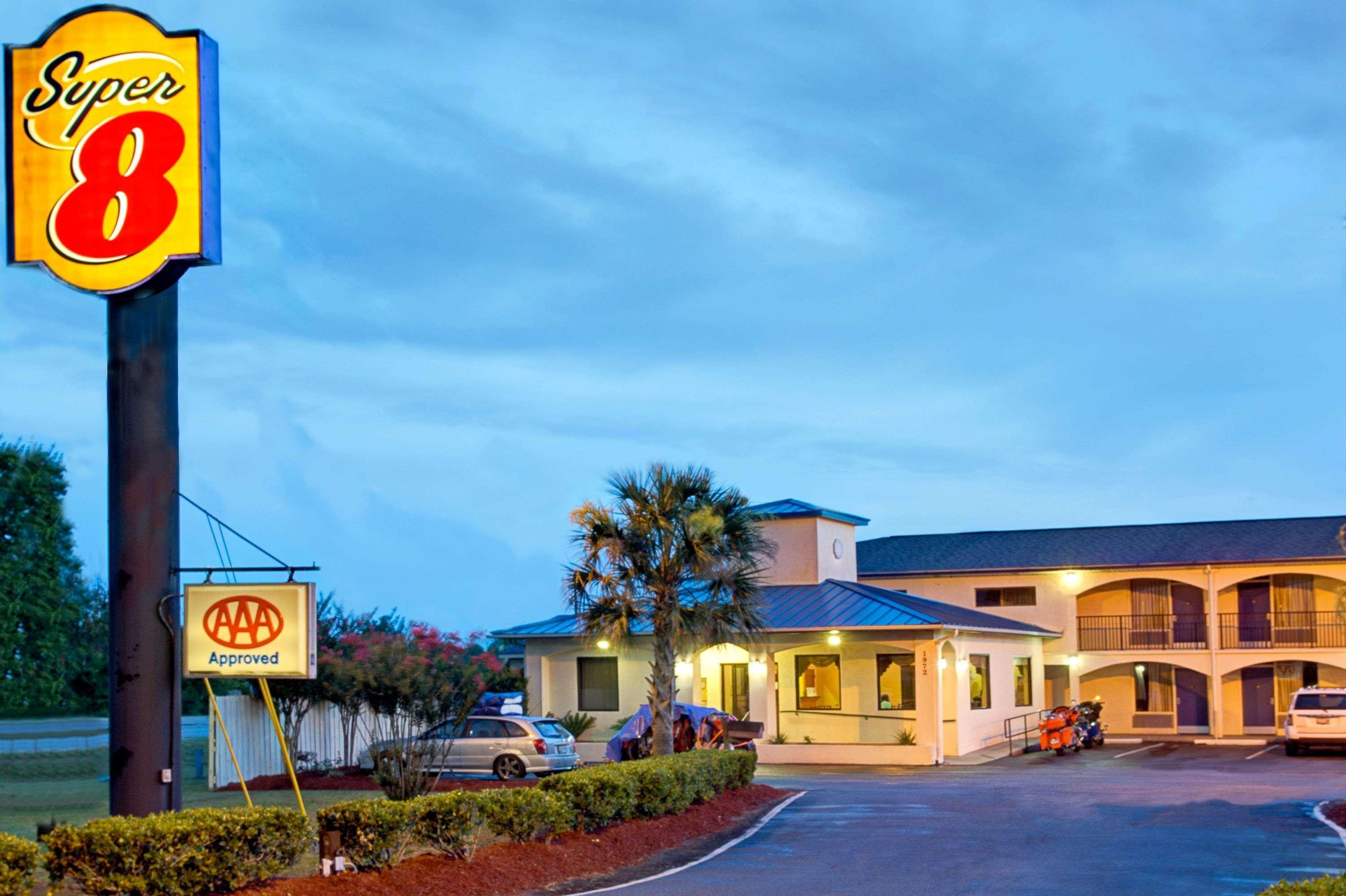 Super 8 By Wyndham Walterboro Hotell Eksteriør bilde