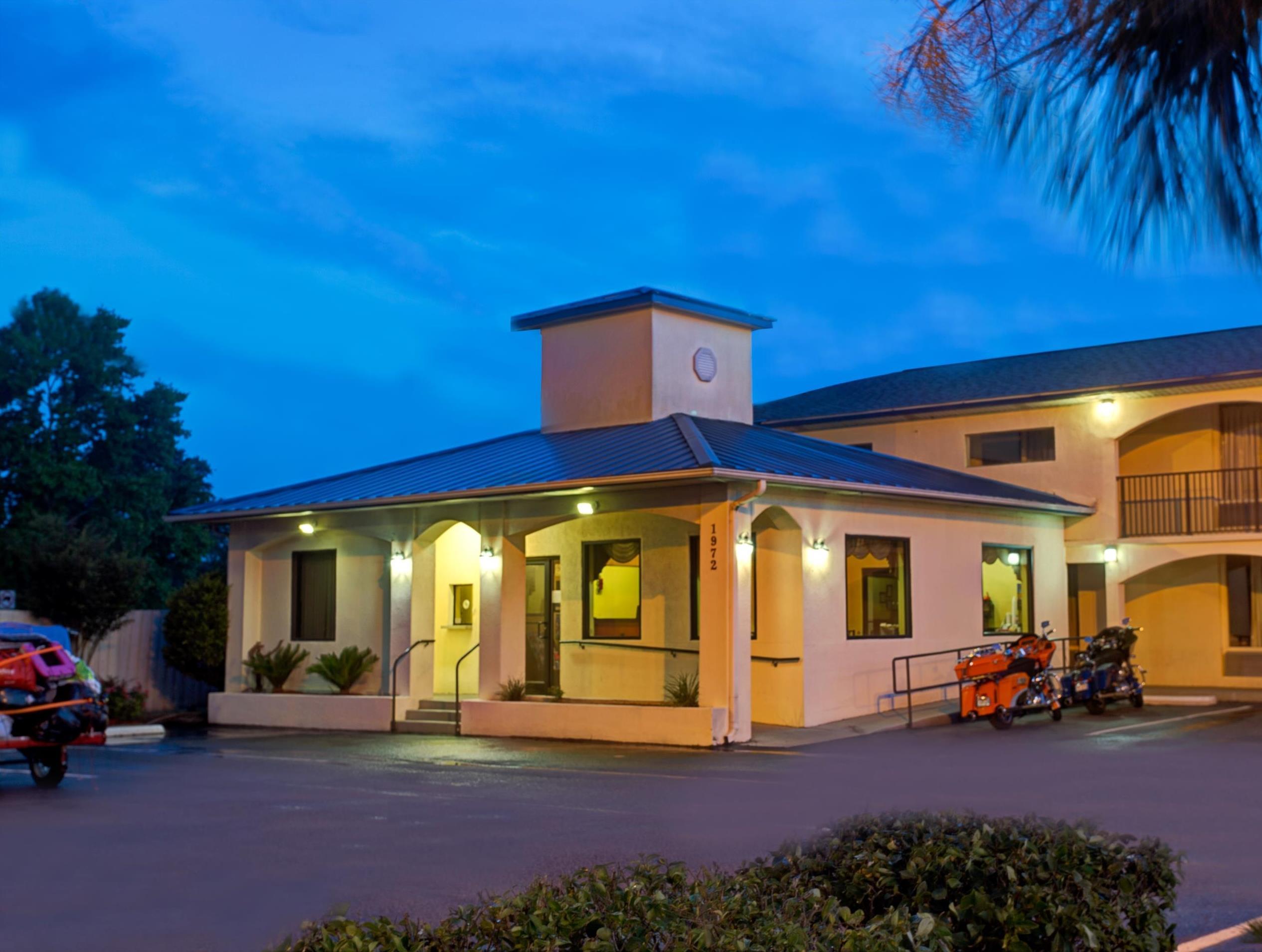 Super 8 By Wyndham Walterboro Hotell Eksteriør bilde