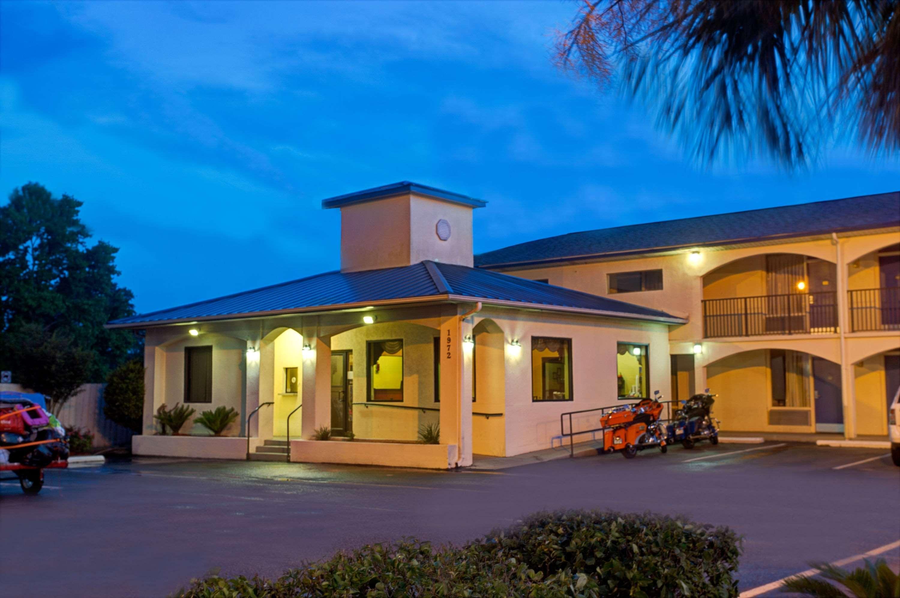Super 8 By Wyndham Walterboro Hotell Eksteriør bilde
